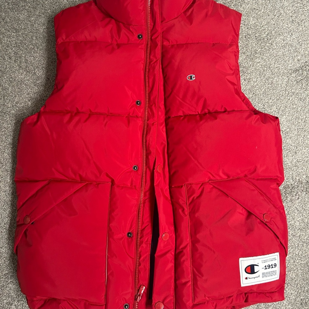 Champion Bold Red Quilted Vest - Men’s Small NWT